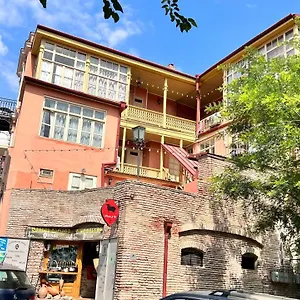 https://old-house-tbilisi-0103.alltbilisihotels.com